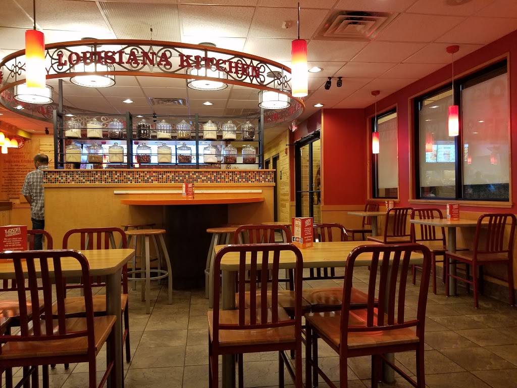 Popeyes Louisiana Kitchen | restaurant | 622 Park Ave, Worcester, MA 01603, USA | 5087629210 OR +1 508-762-9210