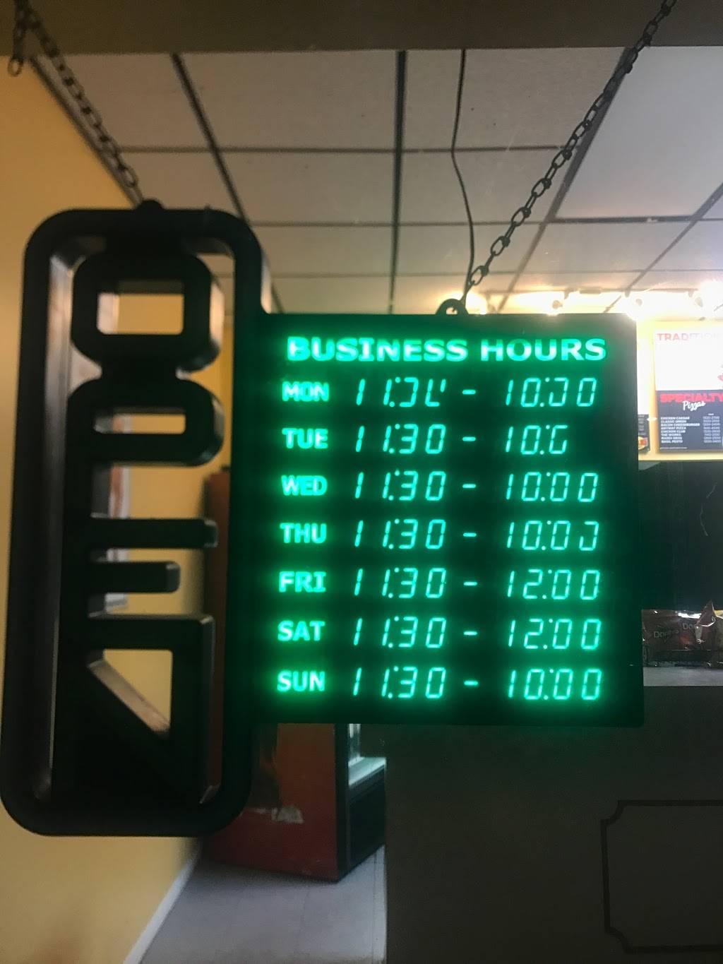 New Orleans Pizza | meal delivery | 15 Ontario St S, Grand Bend, ON N0M 1T0, Canada | 5192386868 OR +1 519-238-6868