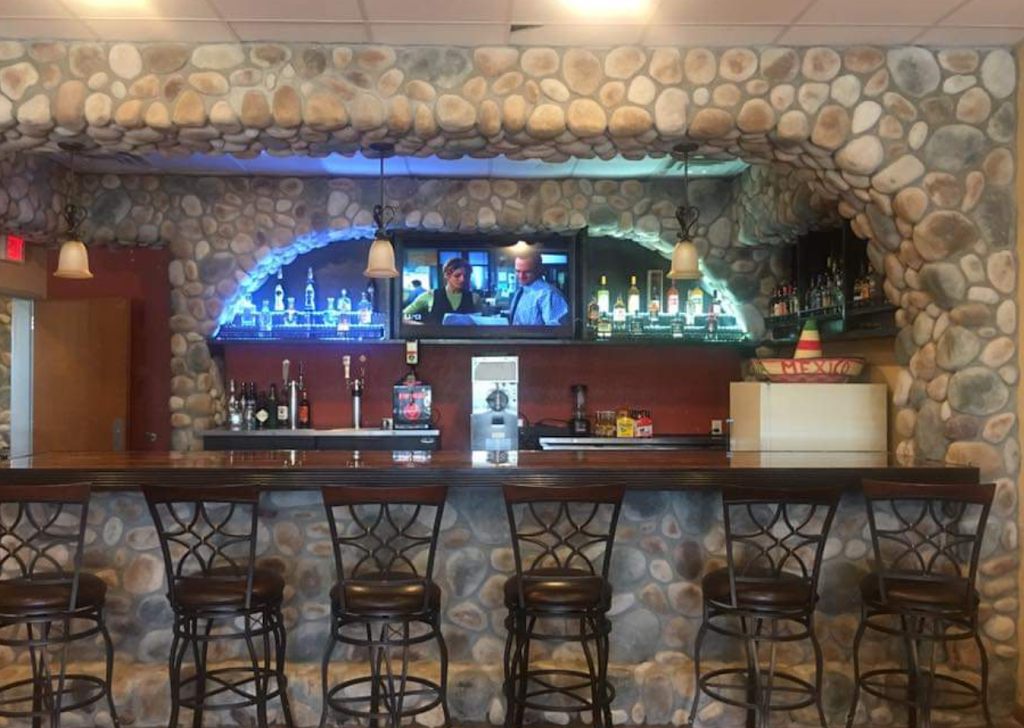 El Beso | restaurant | 2993 South Grove Boulevard, Bargersville, IN 46106, USA | 3175353355 OR +1 317-535-3355