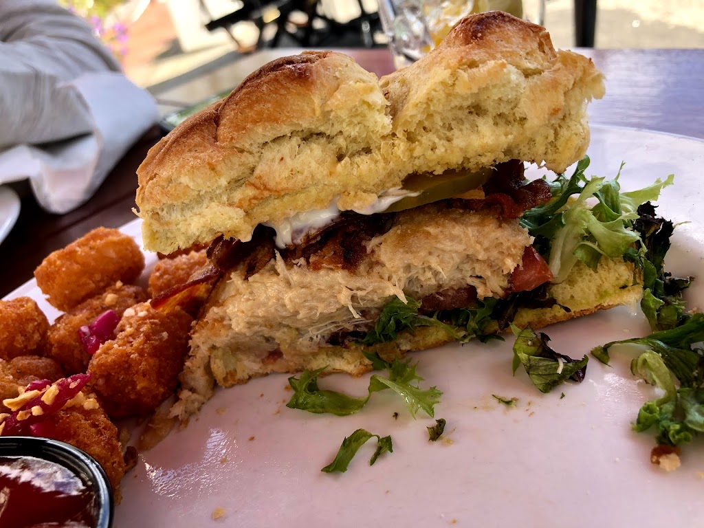 Stubbys | restaurant | 8 Steamboat Wharf, Nantucket, MA 02554, USA | 5082280028 OR +1 508-228-0028