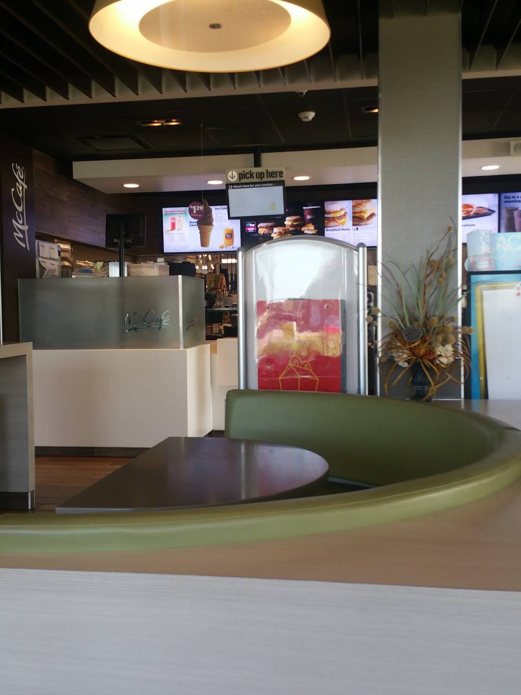 McDonalds | cafe | 208 Hester Parker Dr, Marked Tree, AR 72365, USA | 8703582345 OR +1 870-358-2345