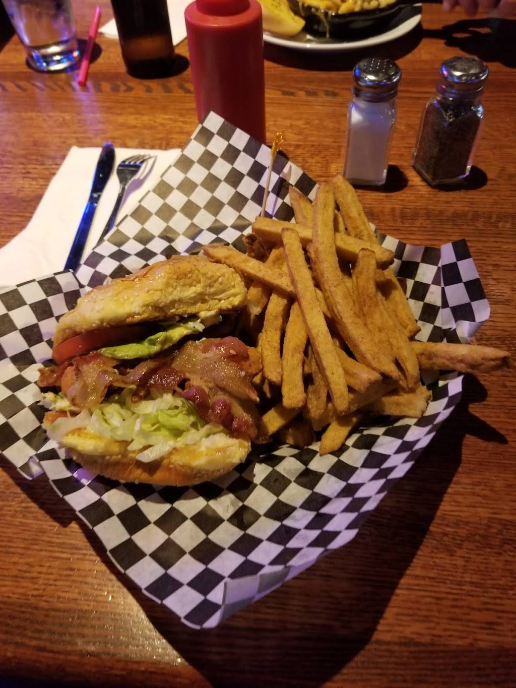 Black Star Pub & Grill | restaurant | 158 100th St S, Tacoma, WA 98444, USA | 2535356688 OR +1 253-535-6688