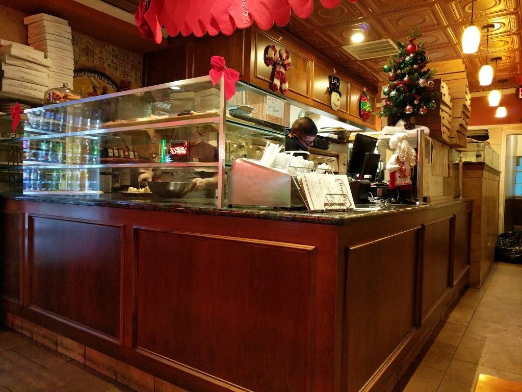 Gregorios Pizzeria | restaurant | 4656 Merrick Rd, Massapequa, NY 11758, USA | 5167997900 OR +1 516-799-7900