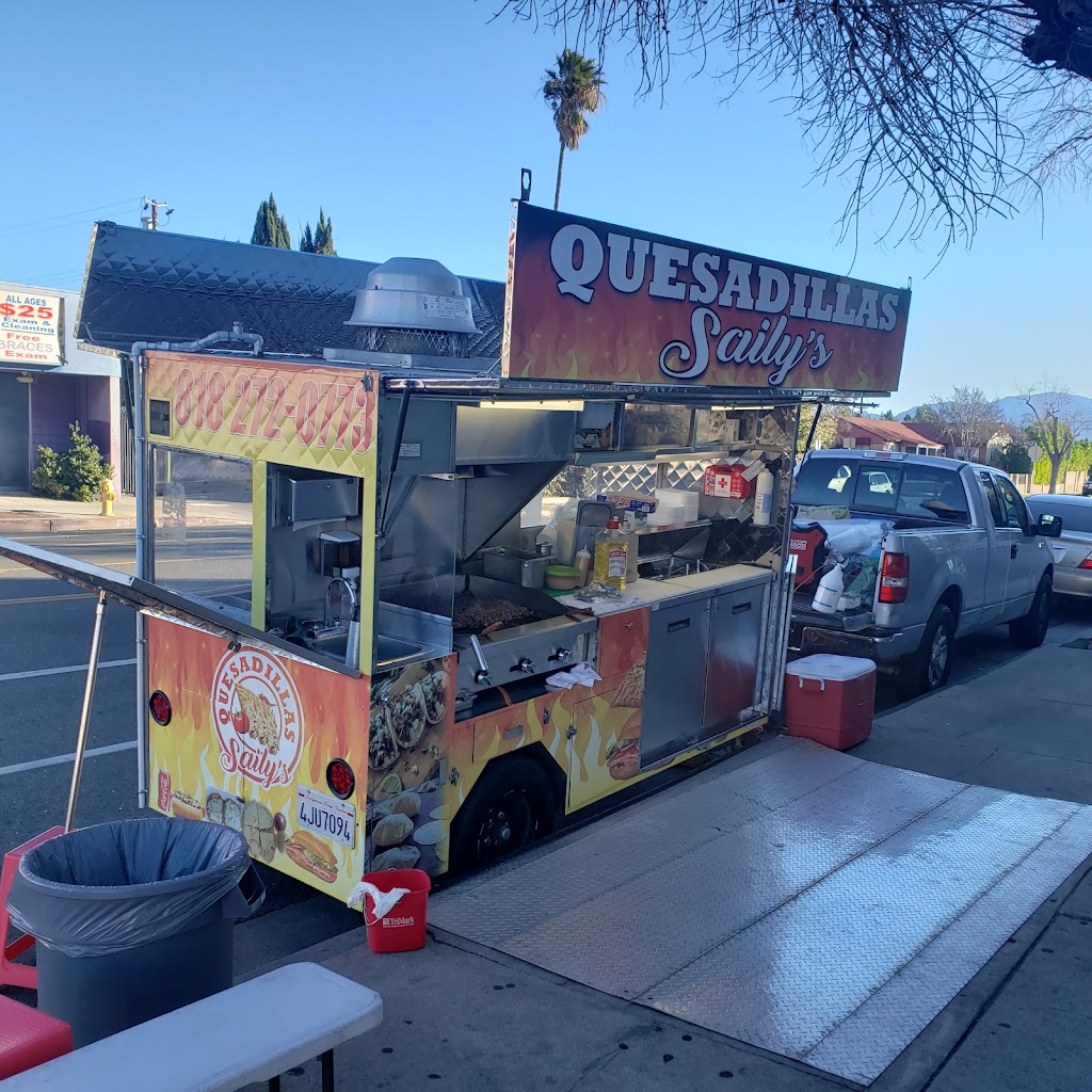 Quesadillas Saily’s | restaurant | 8440 Van Nuys Blvd, Panorama City, CA 91402, USA | 8182720773 OR +1 818-272-0773