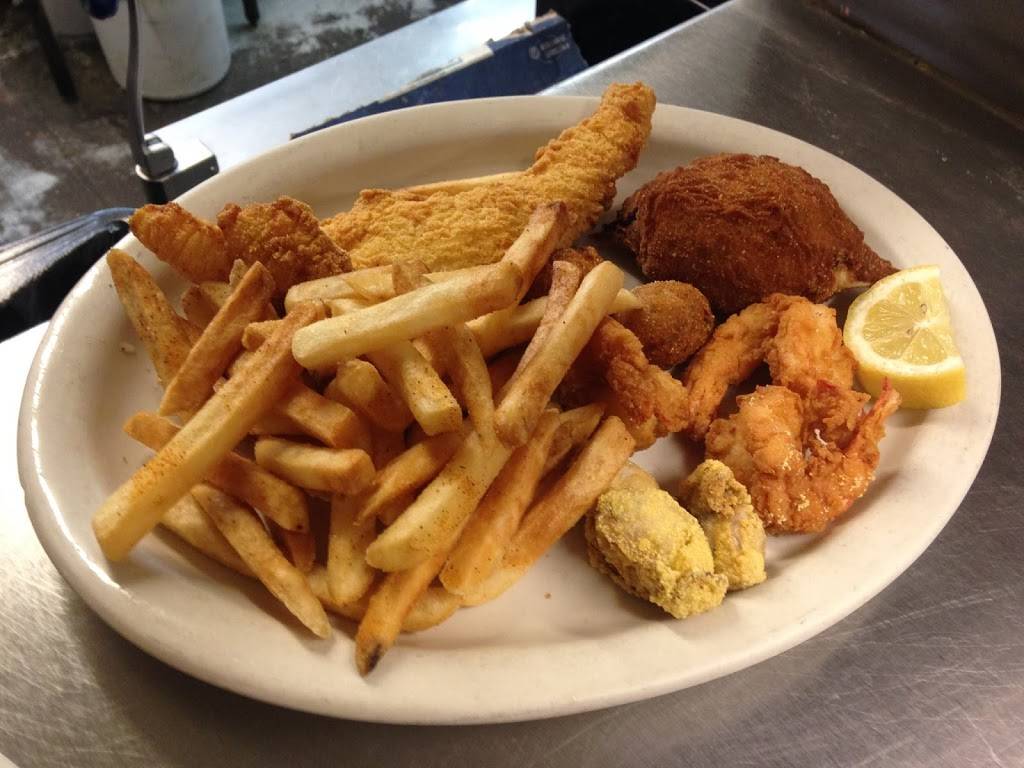 Texas Traditions Grill & Bakery | bakery | 4441, 234 E Main St, Port Lavaca, TX 77979, USA | 3615535555 OR +1 361-553-5555