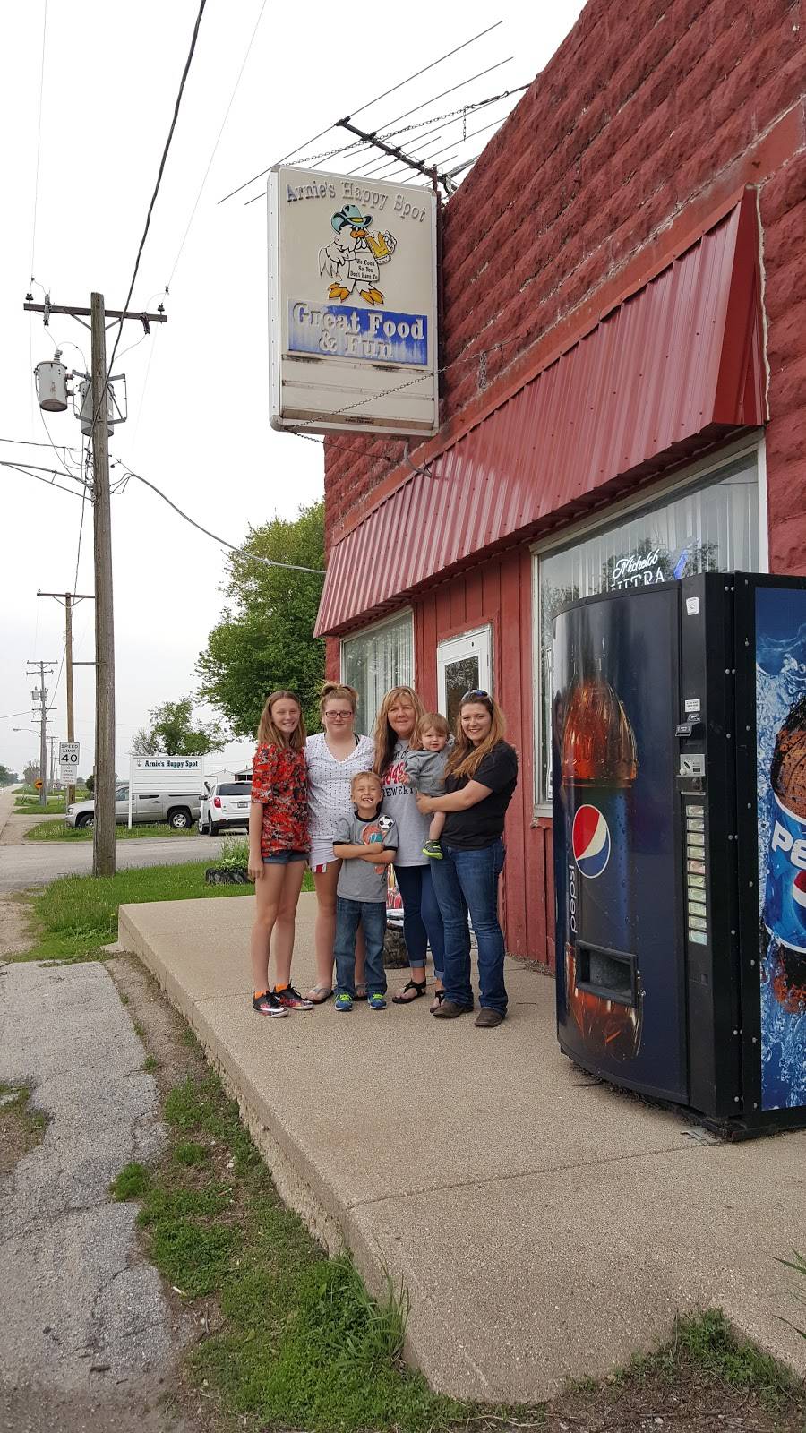The Happy Spot | restaurant | 1667 Hoover Rd, Deer Grove, IL 61243, USA | 8154385282 OR +1 815-438-5282