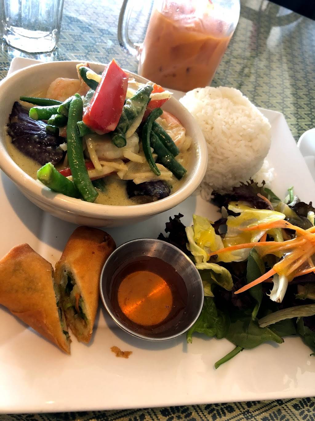 Moms Thai House | restaurant | 439 N Main St, Manteca, CA 95336, USA | 2096657890 OR +1 209-665-7890