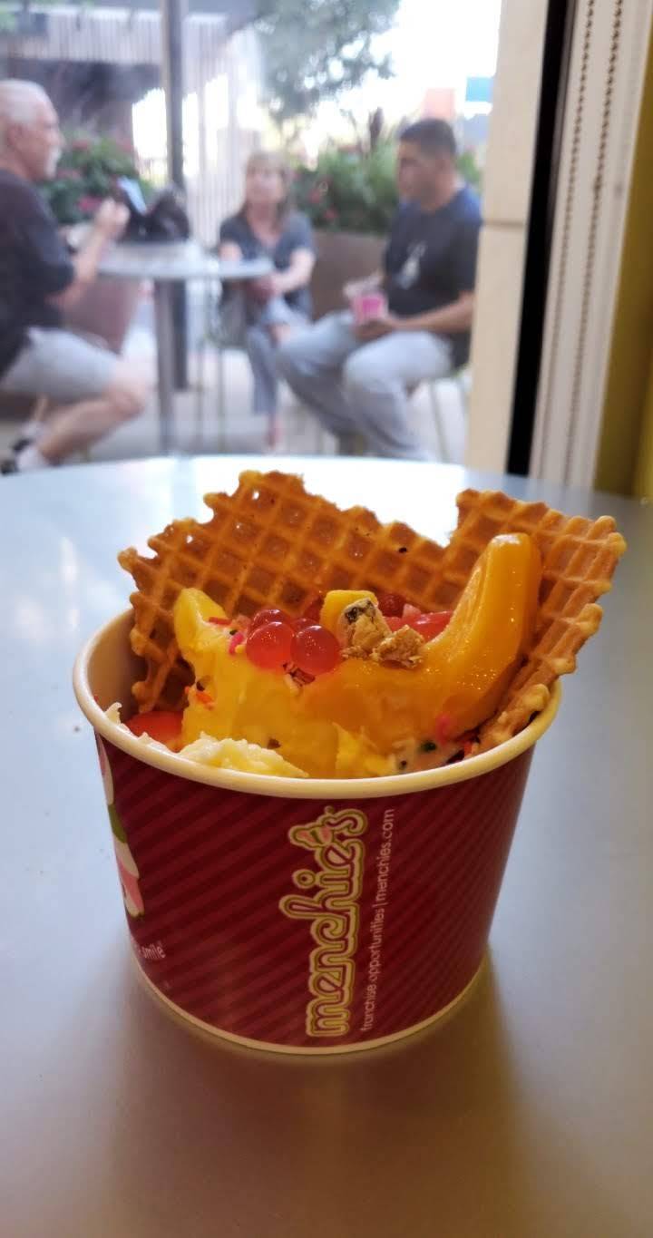 Menchies Frozen Yogurt | bakery | 15147 N Scottsdale Rd Ste H1-100, Scottsdale, AZ 85254, USA | 4802196880 OR +1 480-219-6880