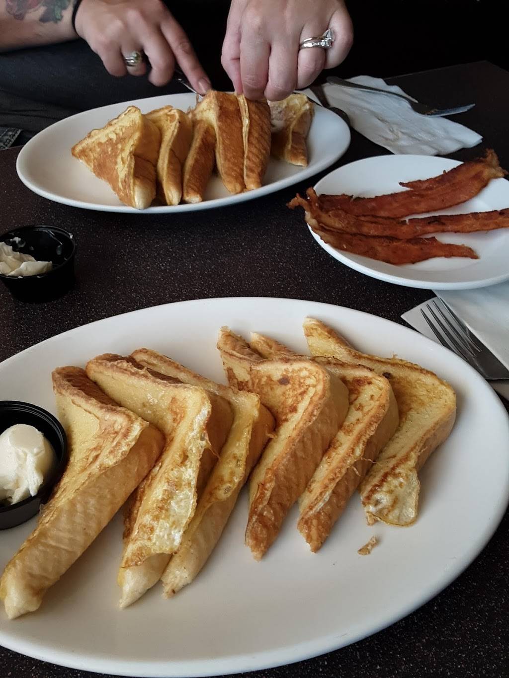 Kozy Nook Restaurant | restaurant | 645 State Rd, Westport, MA 02790, USA | 5086755455 OR +1 508-675-5455