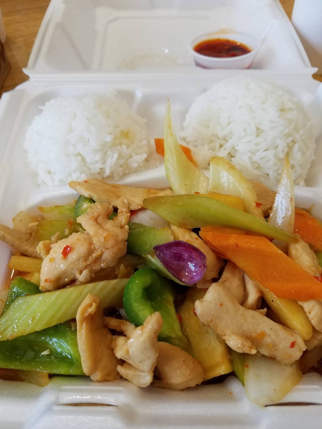 JJ Jasmine Thai Cuisine | restaurant | 400 Walnut St, Des Moines, IA 50309, USA | 5152884247 OR +1 515-288-4247