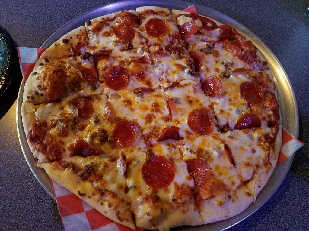 Coriglianos Pizza | restaurant | 701 N Lincoln St, Knoxville, IA 50138, USA | 6418423705 OR +1 641-842-3705