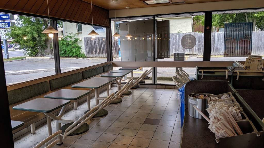 Harveys | restaurant | 158 Wharncliffe Rd S, London, ON N6J 2K6, Canada | 5194389641 OR +1 519-438-9641