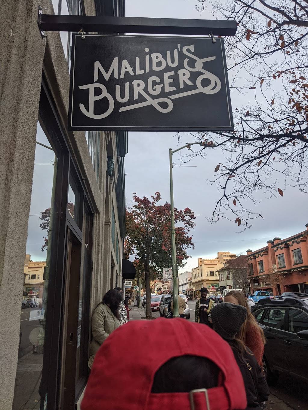 Malibus Burgers | restaurant | 3905 Piedmont Ave, Oakland, CA 94611, USA | 9292375740 OR +1 929-237-5740