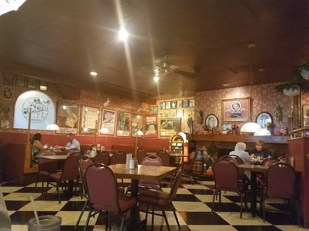 Genes Place To Dine | restaurant | 3730 Rocky River Dr, Cleveland, OH 44111, USA | 2162521741 OR +1 216-252-1741