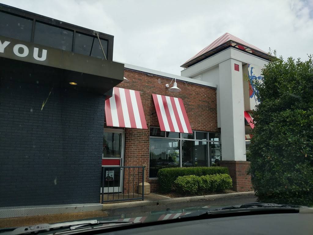 KFC | restaurant | 1410 Smithville Hwy, McMinnville, TN 37110, USA | 9314733348 OR +1 931-473-3348