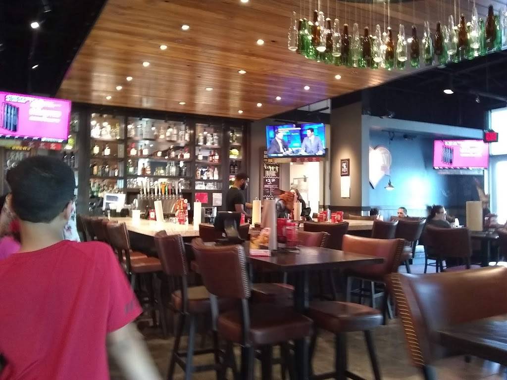 Red Robin Gourmet Burgers and Brews | restaurant | 2501 Presidio Vista Dr, Fort Worth, TX 76177, USA | 6822006014 OR +1 682-200-6014