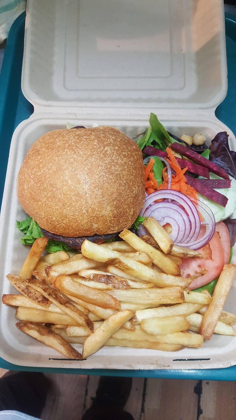 Punchline juice bar | restaurant | 701 Nostrand Ave, Brooklyn, NY 11225, USA | 7188567500 OR +1 718-856-7500