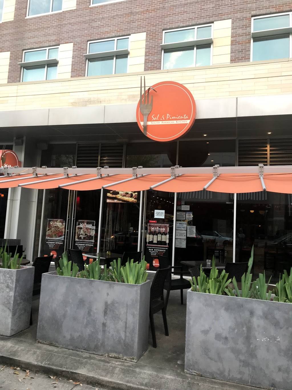 Sal & Pimienta Kitchen | restaurant | 818 Town and Country Blvd #105, Houston, TX 77024, USA | 8328490097 OR +1 832-849-0097