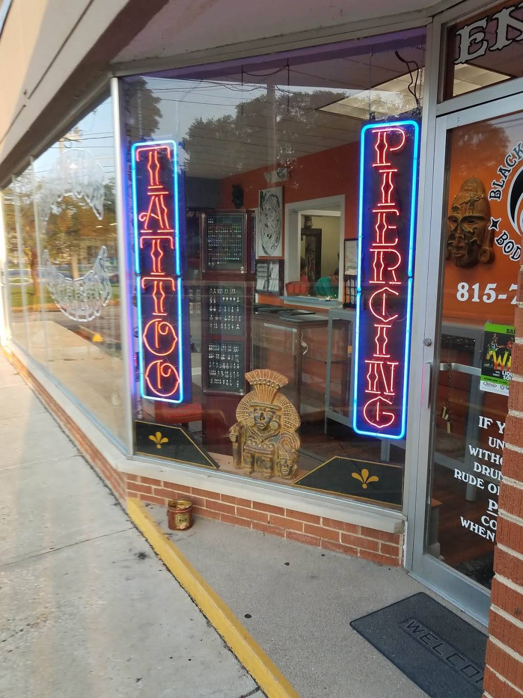 Bella Lukes of Island Lake | restaurant | 9645, 107 E State Rd, Island Lake, IL 60042, USA | 8475268024 OR +1 847-526-8024