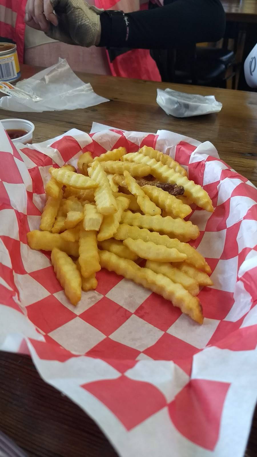 D. Boones Country Store & Cafe | cafe | 713 E Main St, Florence, TX 76527, USA | 2547933000 OR +1 254-793-3000