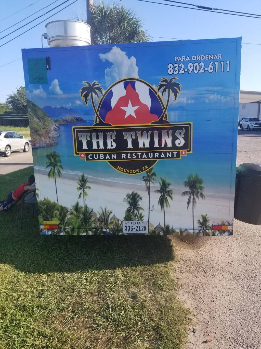 The Twins | restaurant | 9091 S Gessner Rd, Houston, TX 77074, USA | 8329026111 OR +1 832-902-6111