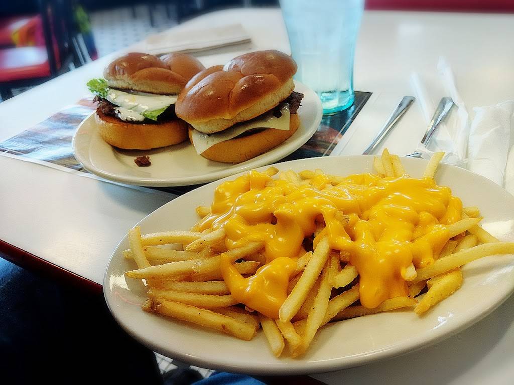 Steak n Shake | restaurant | 1802 S Veterans Pkwy, Bloomington, IL 61704, USA | 3096619204 OR +1 309-661-9204