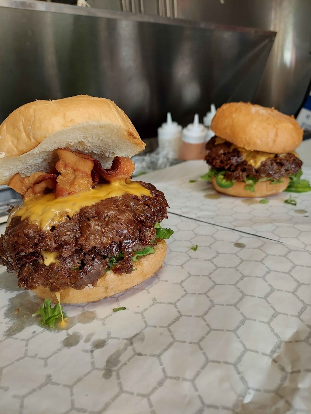 Bite Me Burgers | restaurant | 8220 NE Davis St, Portland, OR 97220, USA | 5037345534 OR +1 503-734-5534