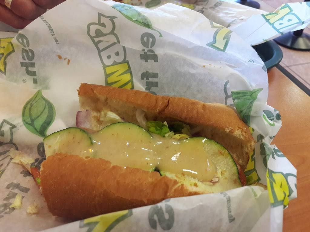 Subway | restaurant | 2050 NW 107th Ave, Miami, FL 33172, USA | 3055947703 OR +1 305-594-7703