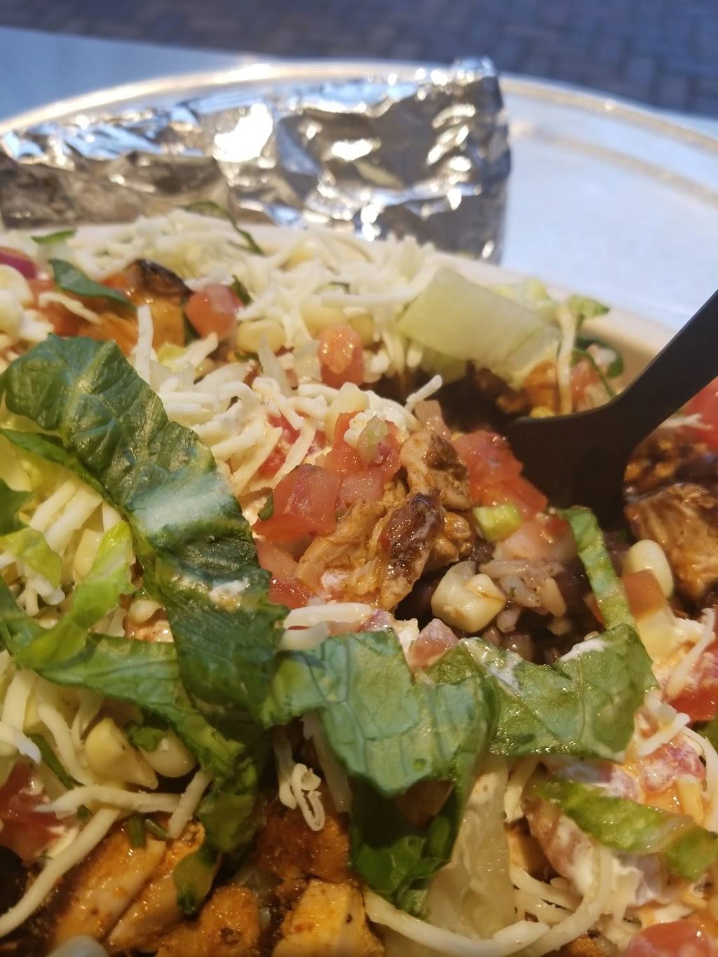 Chipotle Mexican Grill | restaurant | 2231 Crystal Dr Lbby 100, Arlington, VA 22202, USA | 7039208779 OR +1 703-920-8779