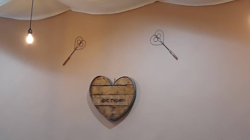 The Twins Restaurant | restaurant | 572 E Cotati Ave, Cotati, CA 94931, USA | 7072423075 OR +1 707-242-3075