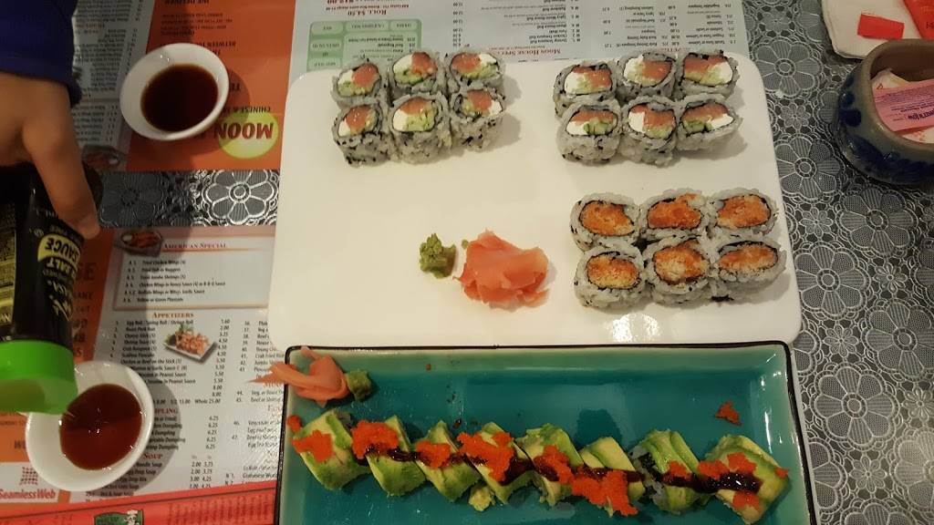 Moon House | restaurant | 1810 3rd Ave, New York, NY 10029, USA | 2124276540 OR +1 212-427-6540