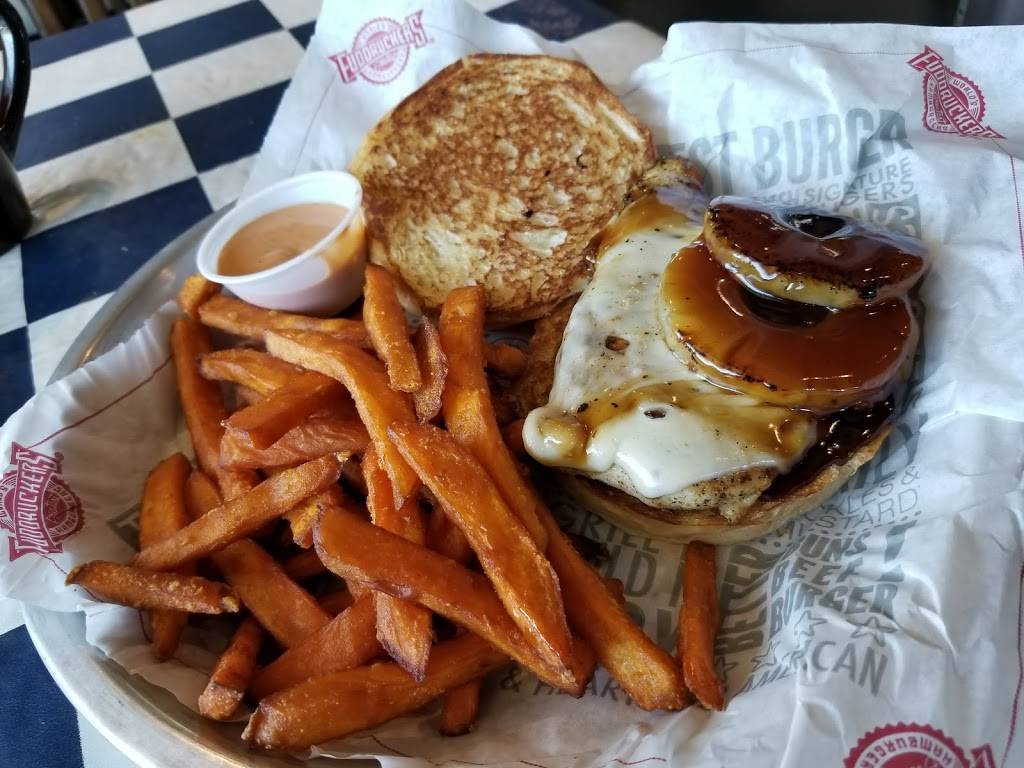 Fuddruckers | restaurant | 1940 N Main St, Walnut Creek, CA 94526, USA | 9259431450 OR +1 925-943-1450