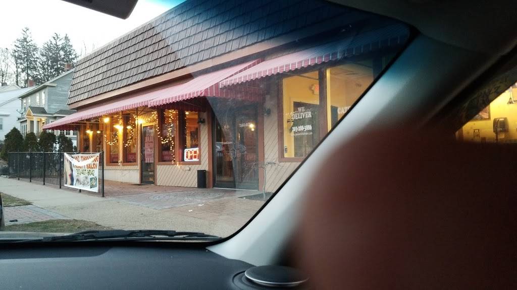 Giovannis Pizzeria | restaurant | 1774 Dixwell Ave, Hamden, CT 06514, USA | 2032883886 OR +1 203-288-3886