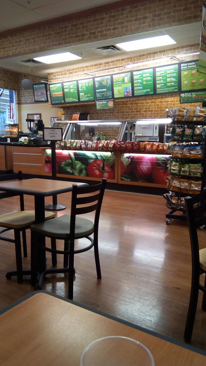 Subway | meal takeaway | 1486 Dike Access Rd, Woodland, WA 98674, USA | 3602251211 OR +1 360-225-1211