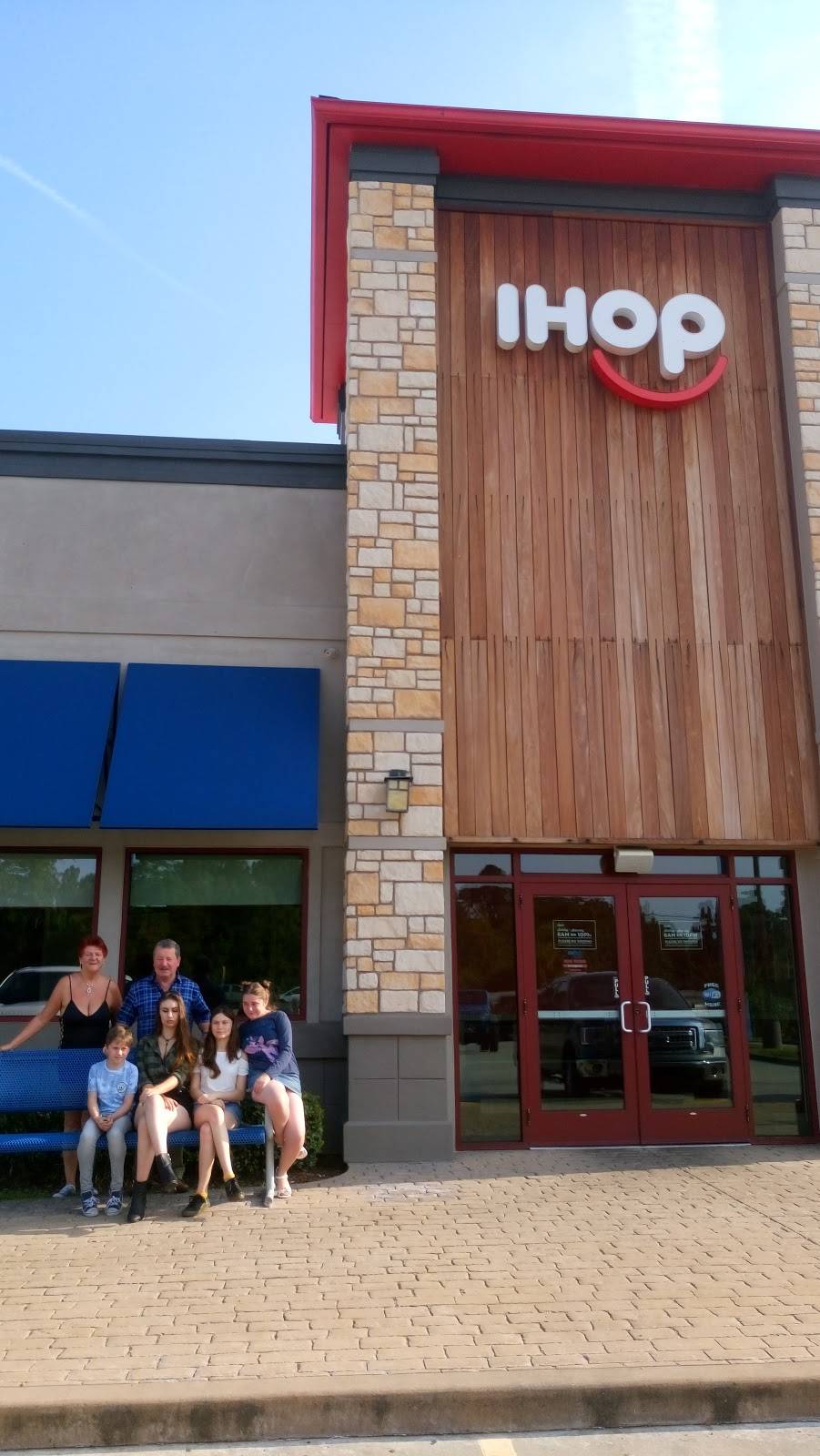 IHOP | bakery | 15444 TX-105, Montgomery, TX 77356, USA | 9365884855 OR +1 936-588-4855