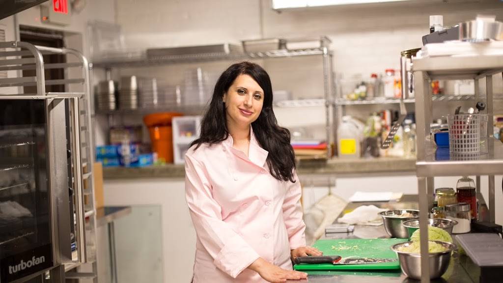 Eat by Roxie | restaurant | 369 Georgian Dr, Barrie, ON L4M 7A2, Canada | 4377793713 OR +1 437-779-3713