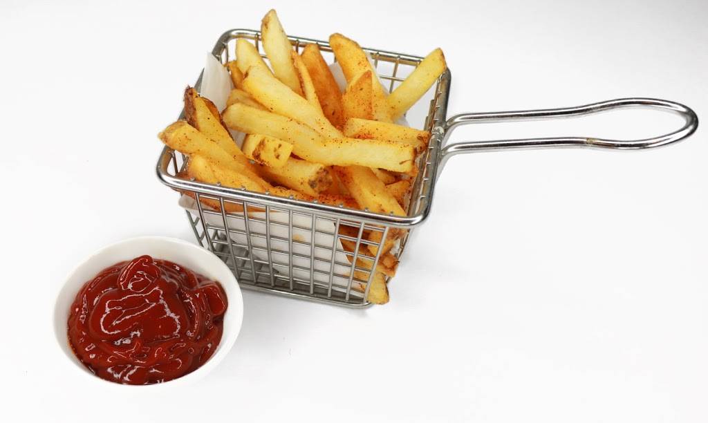 The Halal Spot | restaurant | 474 Myrtle Ave, Brooklyn, NY 11205, USA | 7182304900 OR +1 718-230-4900