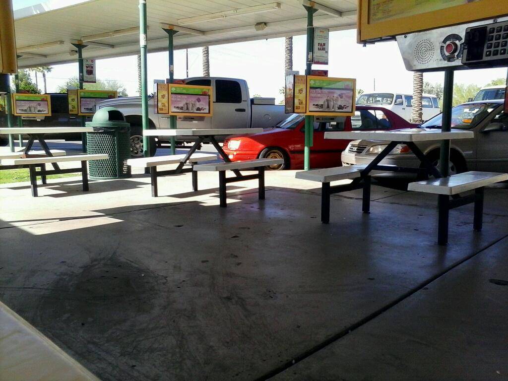 Sonic Drive-In | restaurant | 601 N Central Ave, Avondale, AZ 85323, USA | 6239329100 OR +1 623-932-9100