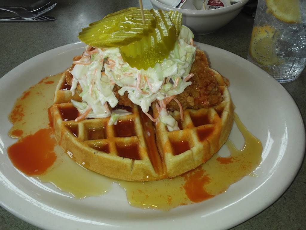 Biscuits and Gravy | restaurant | 8514, 920 N Niles St, Metamora, IL 61548, USA | 3093672424 OR +1 309-367-2424