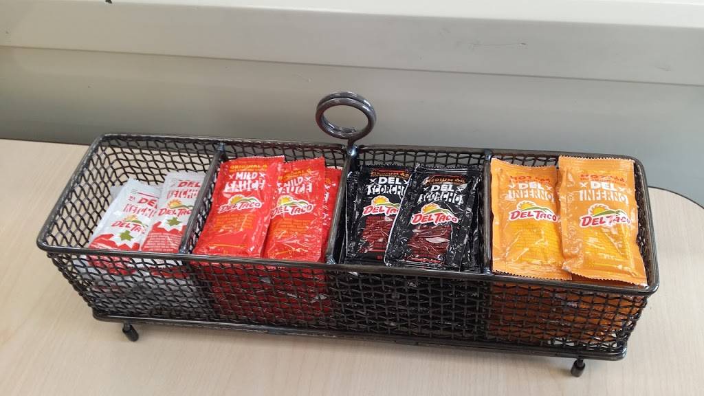 Del Taco (Temporarily Closed for Construction) | meal takeaway | 26241 Avery Pkwy, Mission Viejo, CA 92692, USA | 9493470776 OR +1 949-347-0776