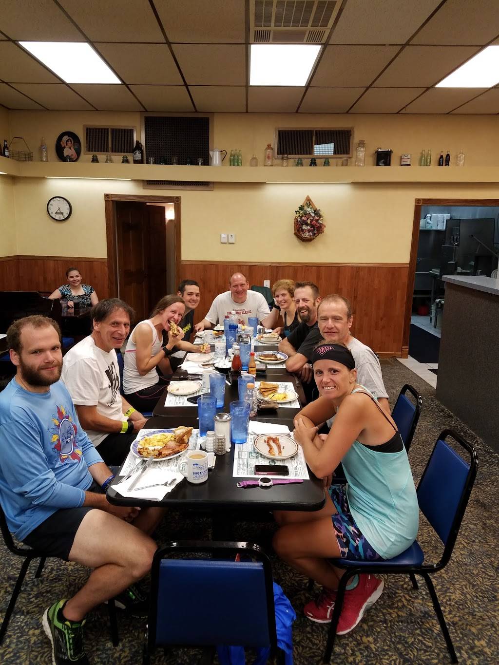 Famoores Family Restaurant | restaurant | 18 E 1st St, Oil City, PA 16301, USA | 8146764789 OR +1 814-676-4789