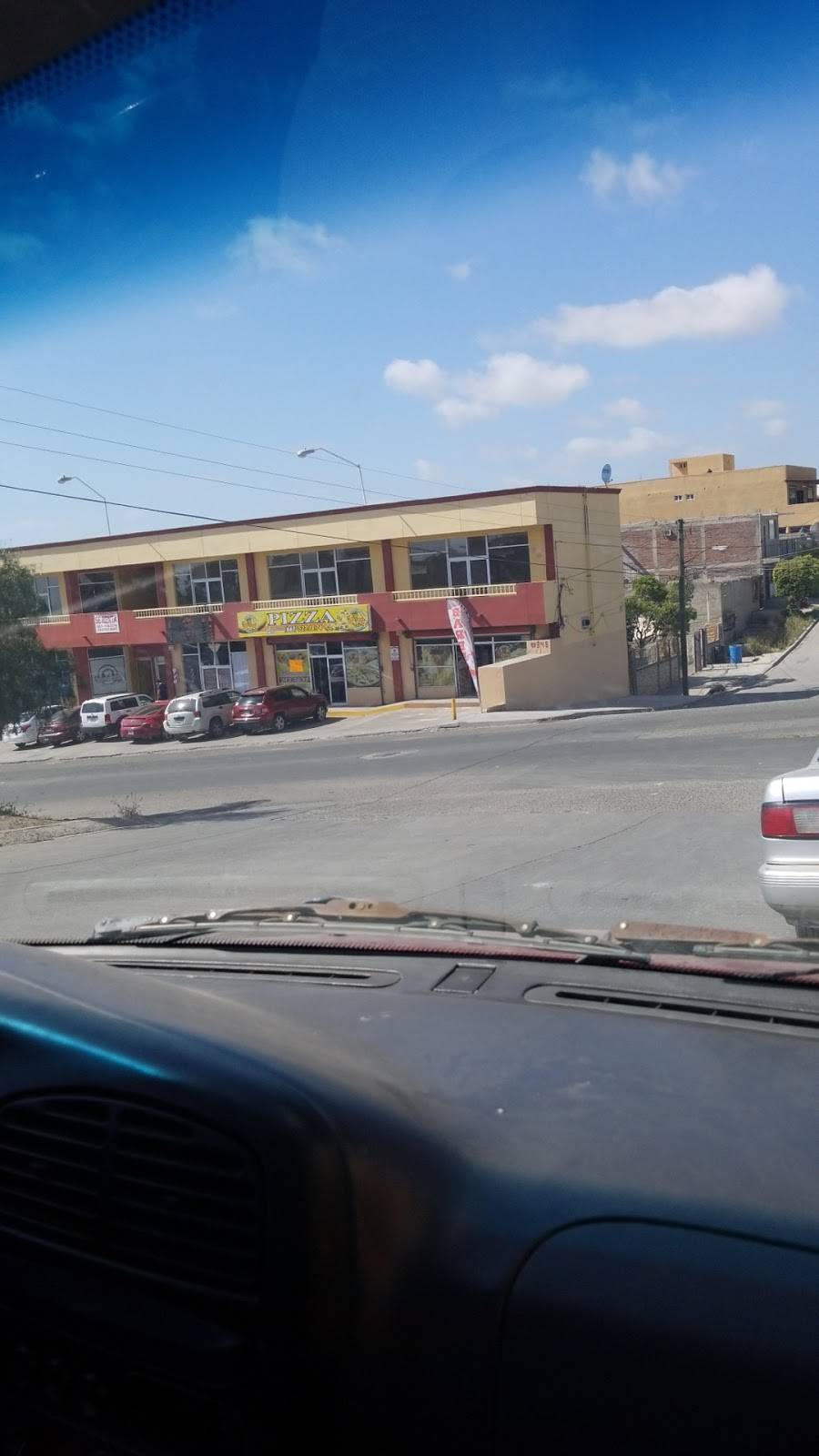 Marantonyz Pizza | restaurant | Diego Esquivel 348, Lucio Blanco, 22706 Rosarito, B.C., Mexico | 016615271874 OR +52 661 527 1874