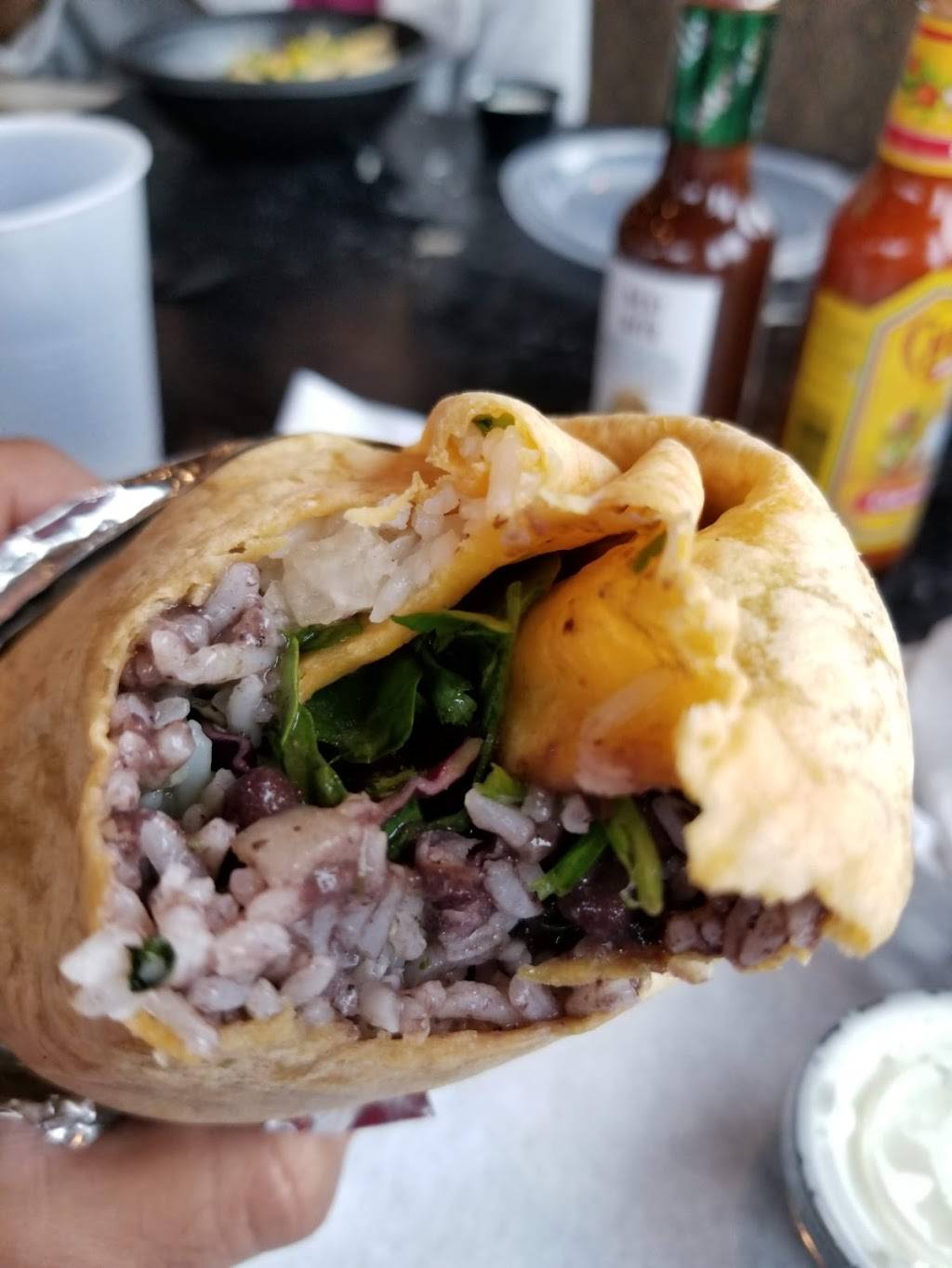 Überrito Mexican Grill La Centerra | restaurant | 23501 Cinco Ranch Blvd, Katy, TX 77494, USA | 2813717150 OR +1 281-371-7150