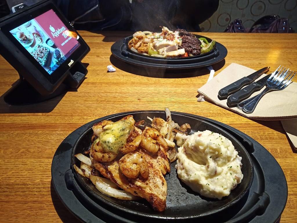 Applebees Grill + Bar | restaurant | 16110 W 135th St, Olathe, KS 66062, USA | 9137645533 OR +1 913-764-5533