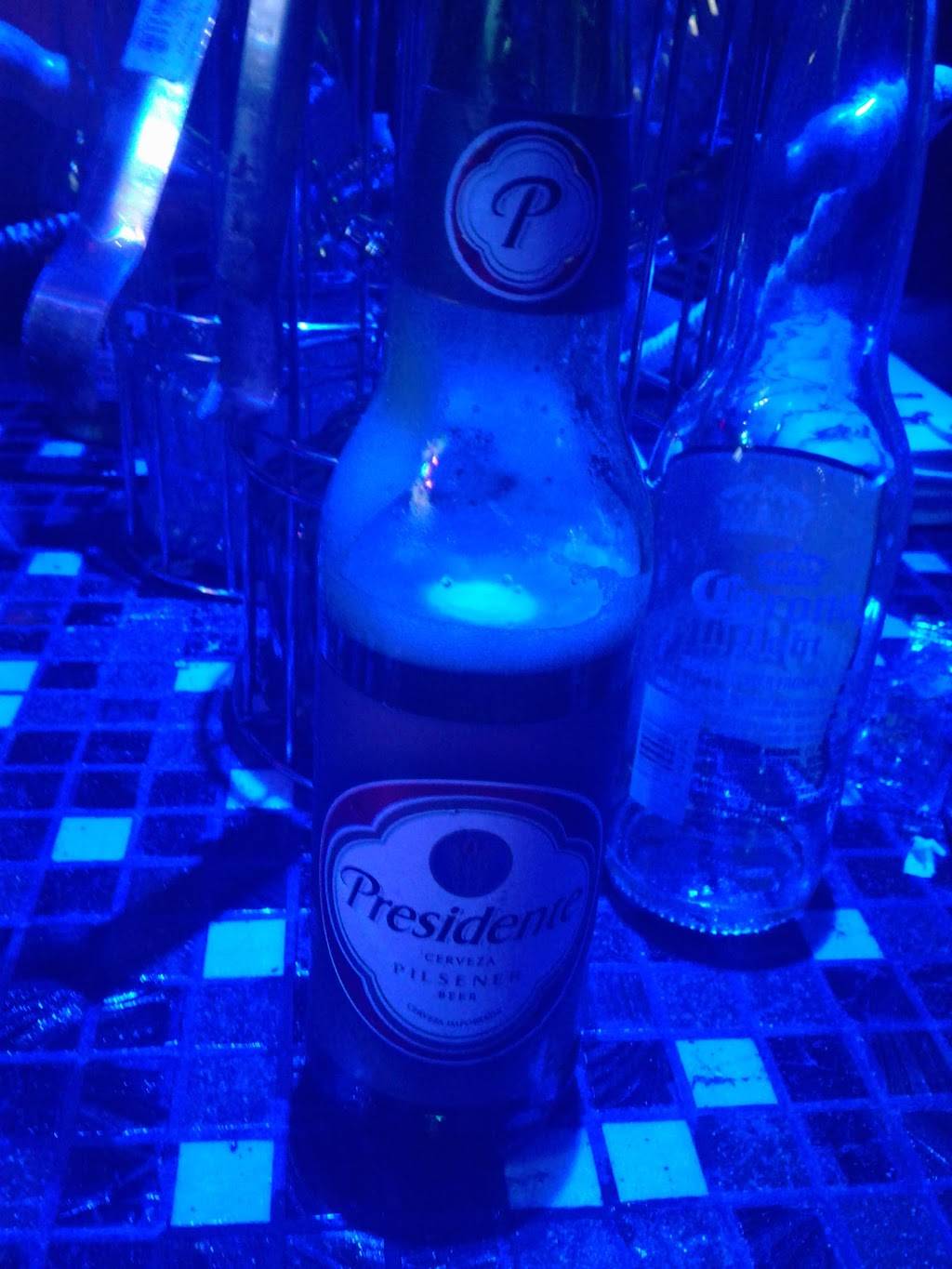 Ten bar and grill | restaurant | 515 Jackson Ave, Elizabeth, NJ 07201, USA | 9083544441 OR +1 908-354-4441