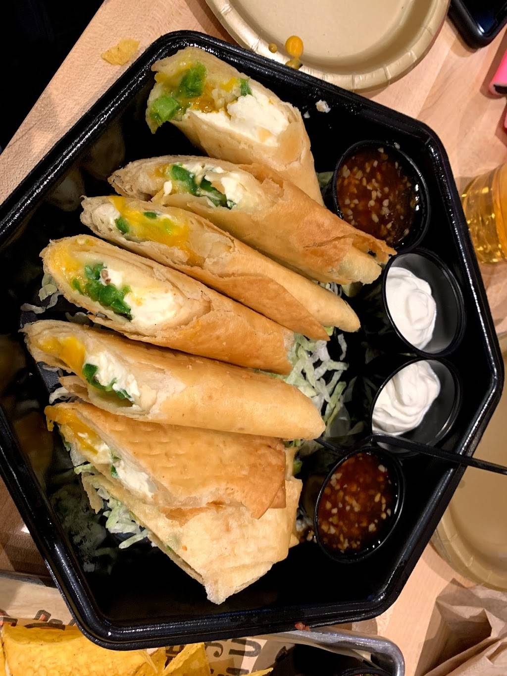 Tijuana Flats | restaurant | 4925 W Broad St #401, Richmond, VA 23230, USA | 8042562960 OR +1 804-256-2960