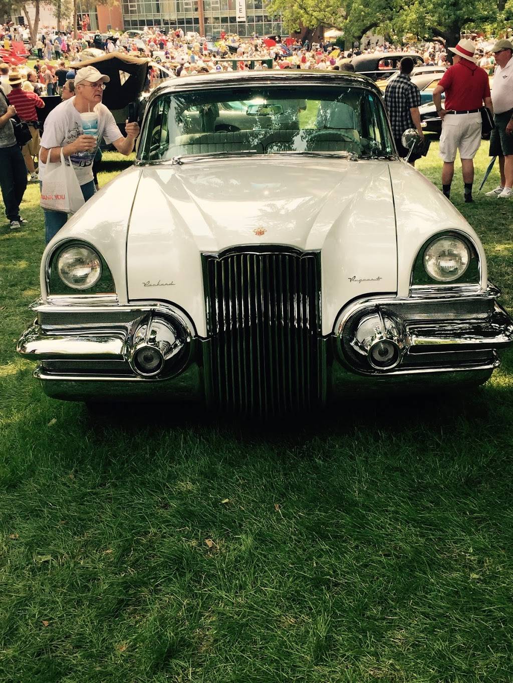 Pauls Drive In | restaurant | 10424 Blue Ridge Blvd, Kansas City, MO 64134, USA | 8167615700 OR +1 816-761-5700