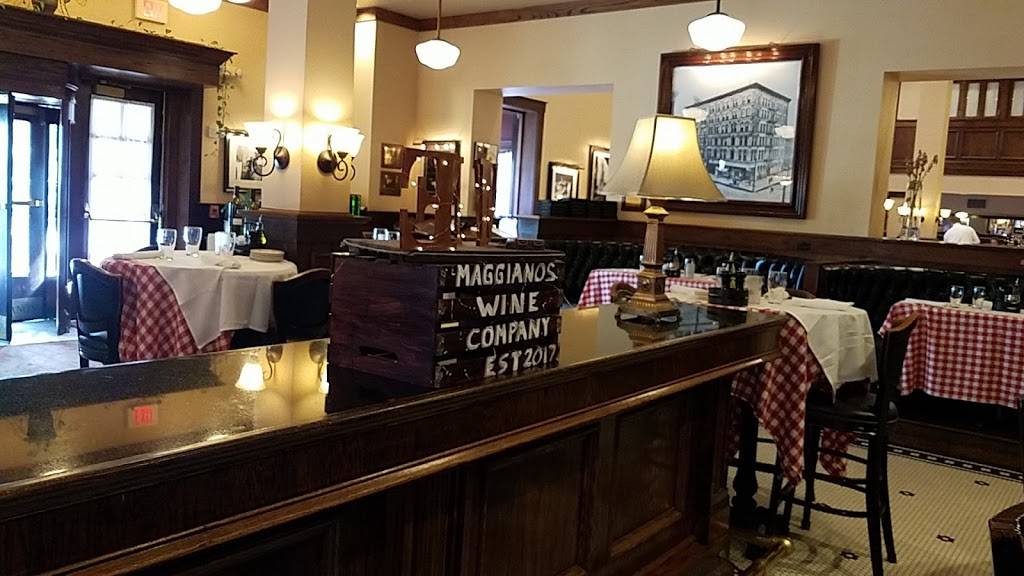 Maggianos Little Italy | restaurant | 21090 St Andrews Blvd, Boca Raton, FL 33433, USA | 5613618244 OR +1 561-361-8244