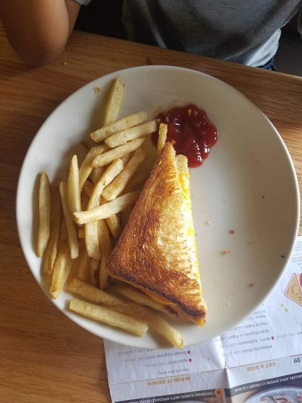 Applebees Grill + Bar | restaurant | 8025 Twelve Mile Rd, Warren, MI 48093, USA | 5865741833 OR +1 586-574-1833