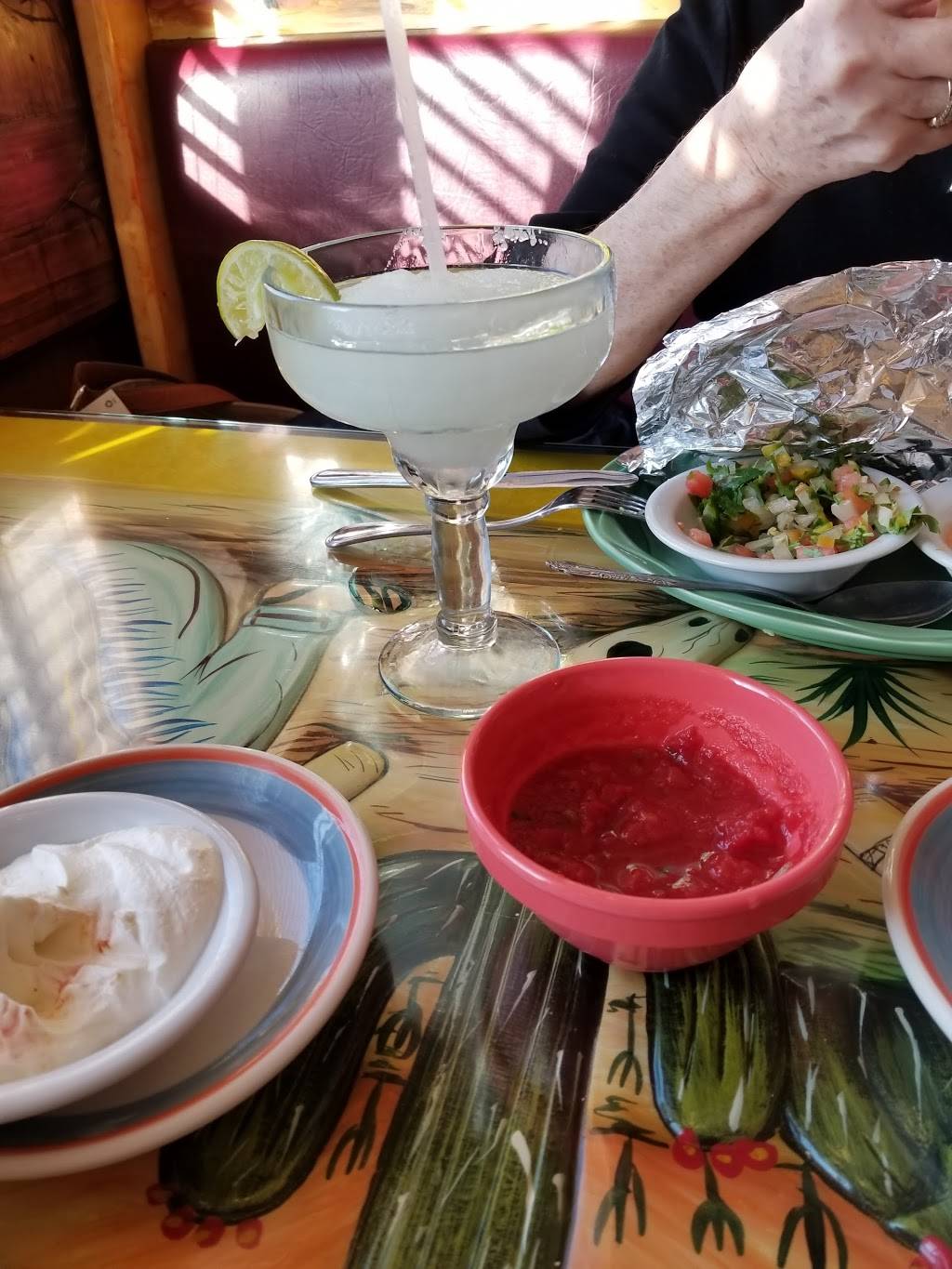 La Tonalteca | restaurant | 654 N Dupont Blvd # A, Milford, DE 19963, USA | 3024222111 OR +1 302-422-2111